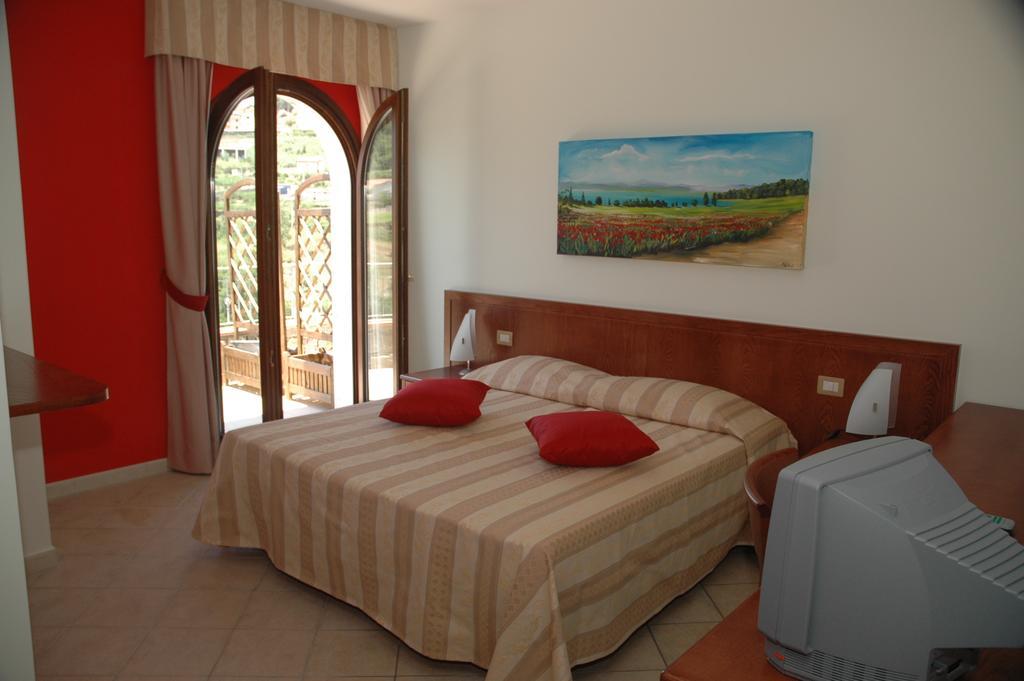 Agriturismo L'Arca Di Anna Brambilla Belvedere Marittimo Habitación foto